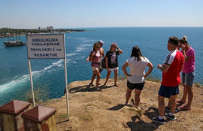 19-09/23/falezlerde-tehlikeli-selfie_9473_dhaphoto6