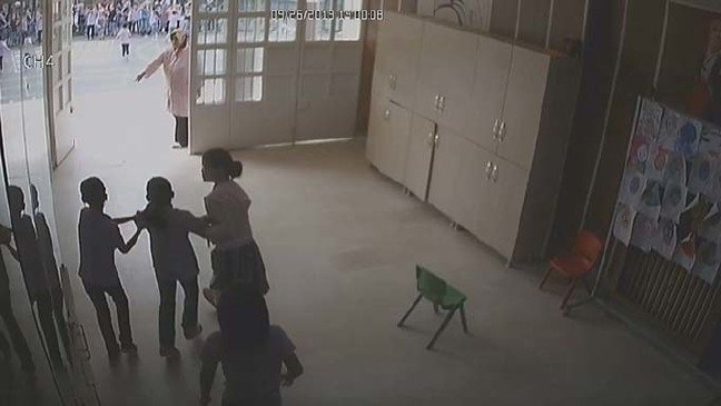 19-10/03/deprem-sirasinda-en-ozel-tahliye_8913_dhaphoto6