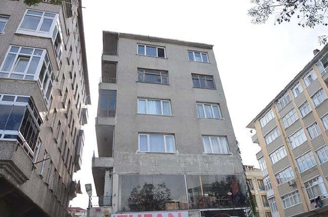 19-10/07/havadan-fotograflarla-avcilarda-26-yildir-egik-duran-bina-muhurlendi_8845_dhaphoto7