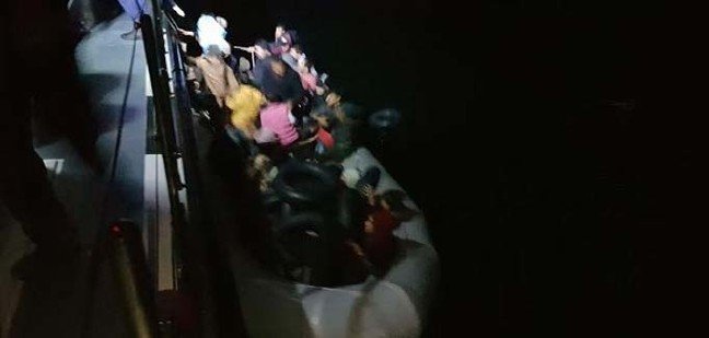 19-10/11/didim-ve-kusadasi-aciklarinda-157-kacak-gocmen-yakalandi_2127_dhaphoto5