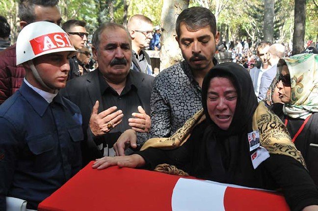 19-10/12/konyali-sehidi-20-bin-kisi-son-yolculuguna-ugurladi_5947_dhaphoto6