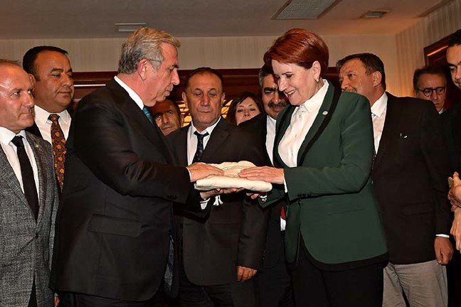 19-10/18/aksenerden-mansur-yavusa-hayirli-olsun-ziyareti_9469_dhaphoto2