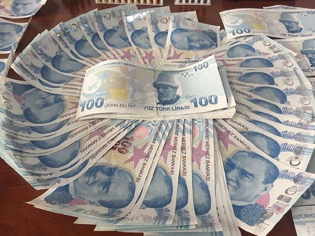 19-10/23/sahte-paralari-asma-tavana-gizlemisler_5871_dhaphoto4-1