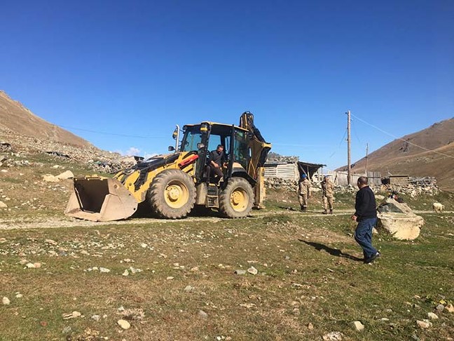 19-10/24/anzer-yaylasinda-yikim-gerginligi-1-_6345_dhaphoto1