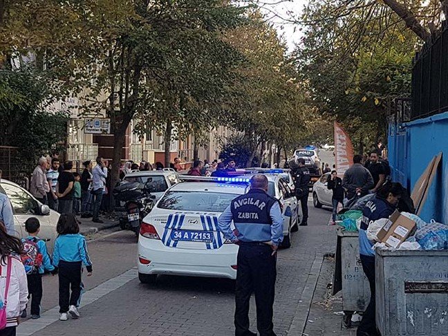 19-11/07/ek-fotograflar-avcilarda-okul-bahcesinde-servis-araci-ogrenciyi-ezdi-_3585_dhaphoto1