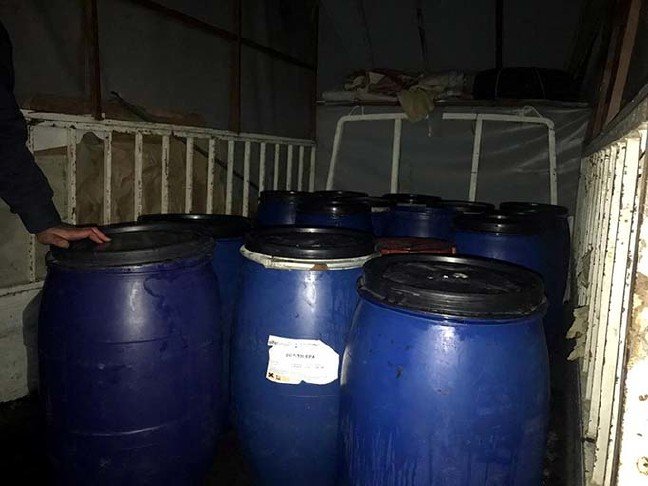 19-12/03/tekirdagda-sahte-icki-operasyonu-yilbasi-oncesi-piyasaya-sureceklerdi_7883_dhaphoto7