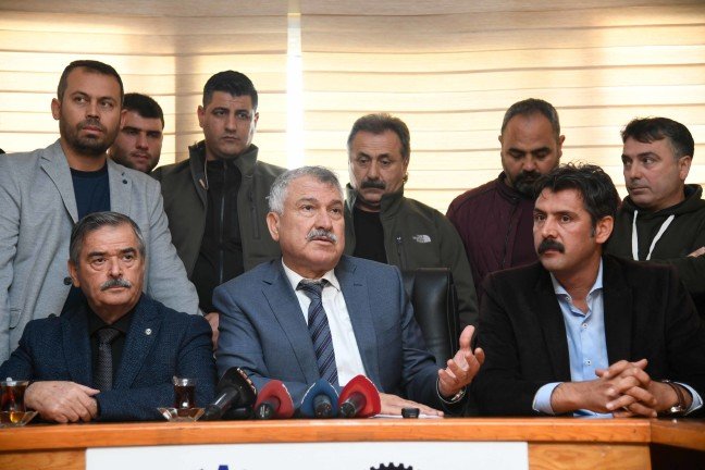 19-12/18/ozcelik-sendikasini-ziyaret_1