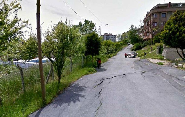 19-12/28/ek-fotograflarambarlidaki-kaymaya-kazikli-onlem-afad-fore-kaziklarla-kaymayi-durduracak-_4367_dhaphoto6