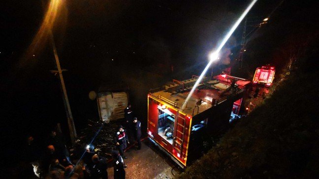 19-12/30/yanginda-yasli-adam-oldu-esi-beni-gorunce-gozunu-acar-diye-gozyasi-doktu_7233_dhaphoto2