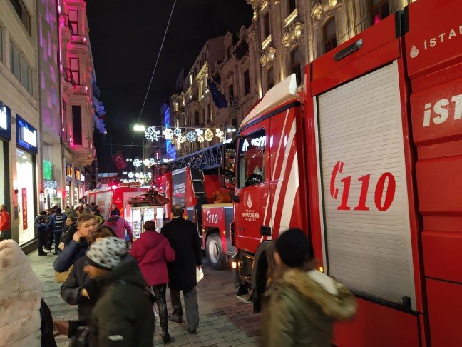 20-01/01/aw898057_02