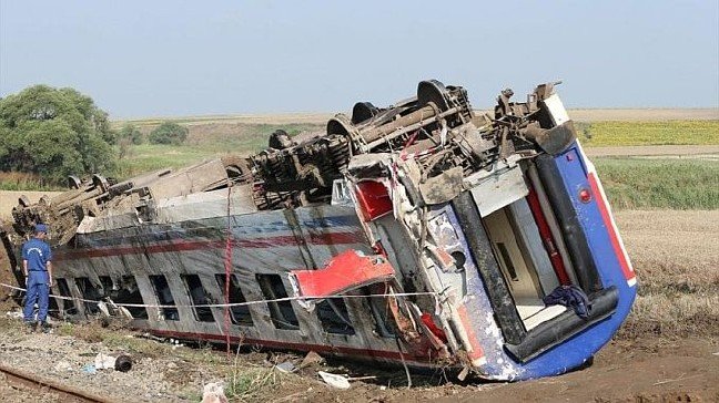 20-01/03/corlu-tren-kazasi-icin-kovusturmaya-yer-yok-karari