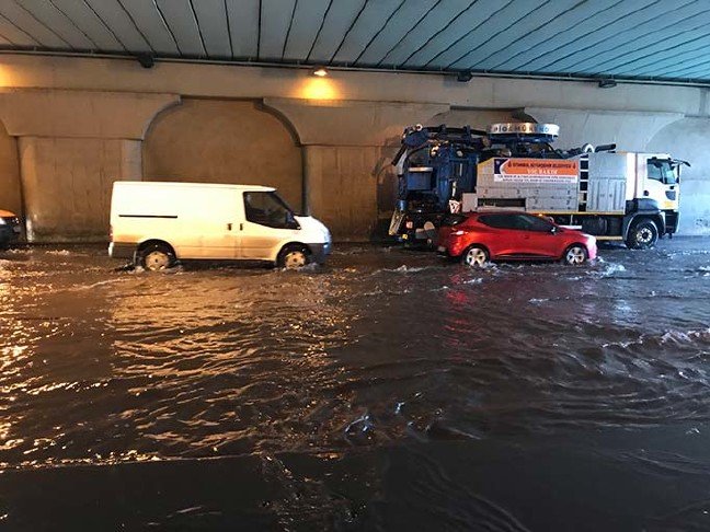 20-01/06/fotograflar-topkapi-alt-gecidini-su-basti_3519_dhaphoto3