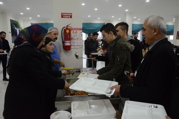 20-01/12/aw906718_04