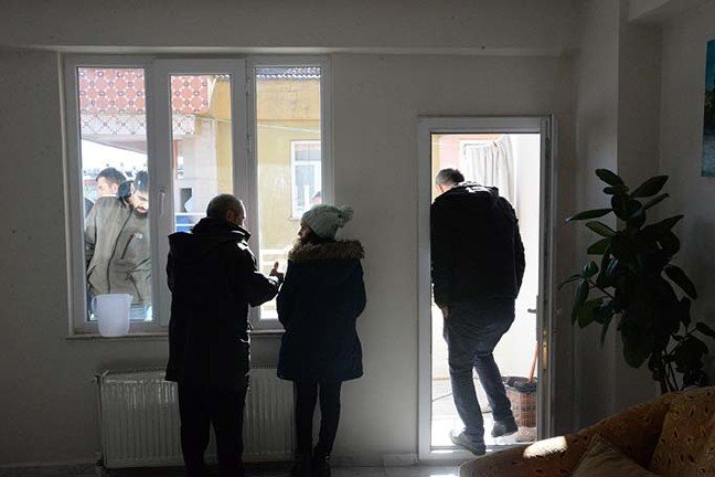 20-01/13/mangal-atesi-yakarken-deodorant-sisesi-patlayinca-yaralandi_7516_dhaphoto2