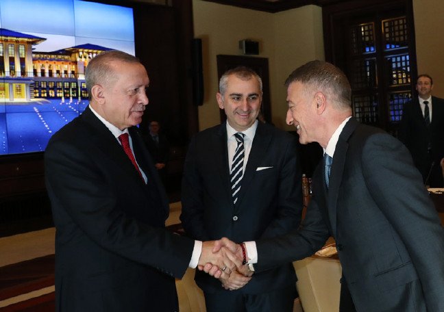 20-01/14/cumhurbaskani-erdogan-bakan-kasapoglu-ve-futbol-camiasi-temsilcilerini-kabul-etti-fotograflar-_3559_dhaphoto6