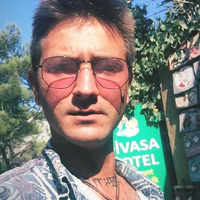 20-01/15/destan-sakalasirken-kirilan-ayna-parcasinin-bogazina-saplanmasiyla-oldu_2879_dhaphoto1