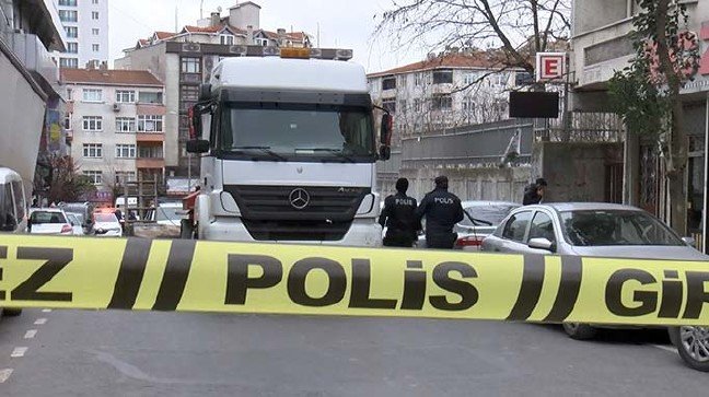 20-01/16/fotograflar-gaziosmanpasada-tirin-altinda-kalan-cocuk-oldu-_2722_dhaphoto1