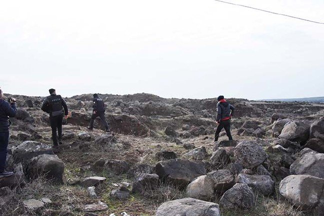 20-01/18/karnelerini-aldiktan-sonra-kaybolan-kardesler-guvenlik-kamerasinda_8086_dhaphoto8