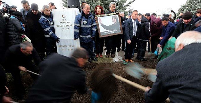 20-01/19/ana-manset-2-1579440870