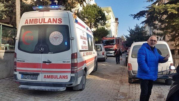 20-01/22/buyukcekmecede-patlama-1-_5335_dhaphoto1