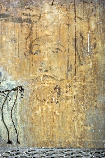 20-01/22/dolmabahce-sarayinda-yapilan-restorasyonda-yuz-yillik-gazete-kupurleri-bulundu_3544_dhaphoto2