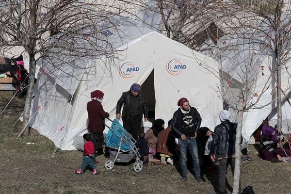 20-01/26/elaziga-depremzedeler-icin-10-binden-fazla-cadir-gonderildi_3141_dhaphoto3