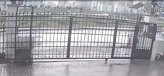 20-01/27/16-kopegi-zehirleyen-3-kisi-icin-10ar-yil-hapis-ve-tutuklama-karari_6200_dhaphoto2