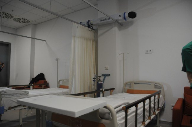 20-01/27/istanbul-havalimanindaki-karantina-odasi-koronavirus-icin-hazir_1753_dhaphoto2