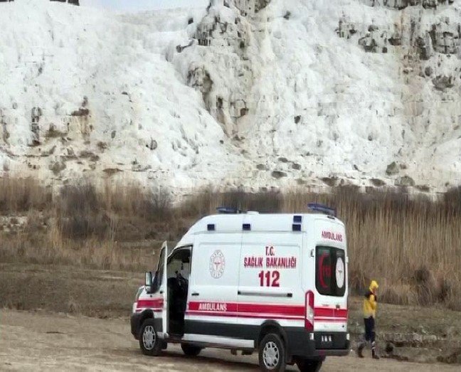 20-01/27/yamac-parasutuyle-travertenlere-dustu-1-yarali_4999_dhaphoto4