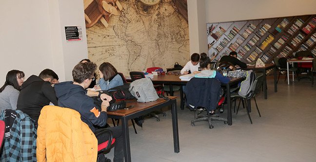 20-02/03/ankaya-kutuphane