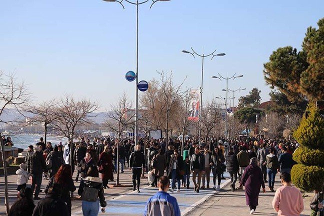 20-02/03/aw925726_01