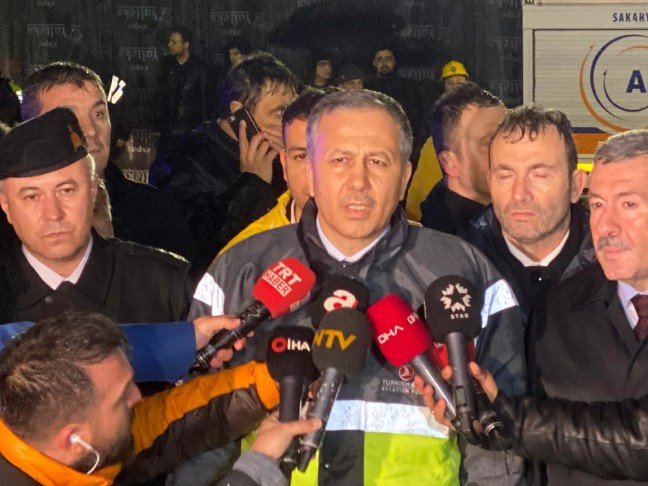 20-02/05/fotografvali-yerlikayadan-ucak-kazasina-iliskin-aciklama_6488_dhaphoto2