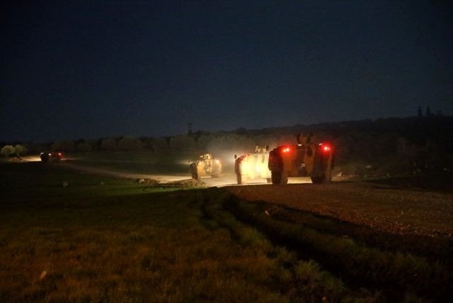 20-02/10/idlib-e-gece-yarisi-askeri-sevkiyat-yapildi-12902295_5438_o