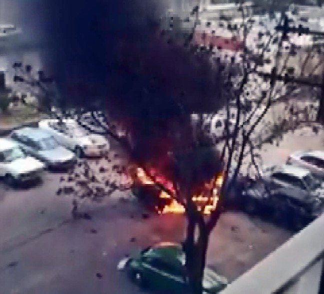 20-02/10/samda-bomba-yuklu-arac-patladi_3102_dhaphoto1