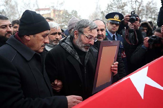 20-02/11/20200211_2_40788407_52040492