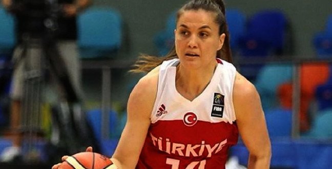 20-02/11/aziye-ivegin-uner