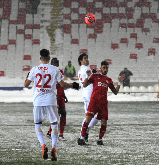20-02/13/demir-grup-sivasspor-fraport-tav-antalyaspor-fotograflar-_2754_dhaphoto2
