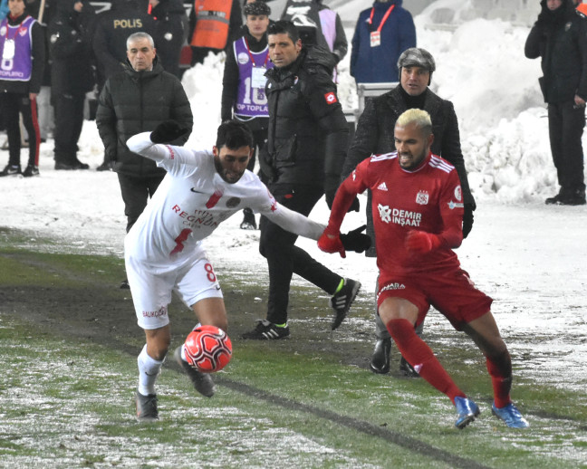 20-02/13/demir-grup-sivasspor-fraport-tav-antalyaspor-fotograflar-_2754_dhaphoto4