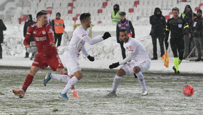 20-02/13/demir-grup-sivasspor-fraport-tav-antalyaspor-fotograflar-_2754_dhaphoto6