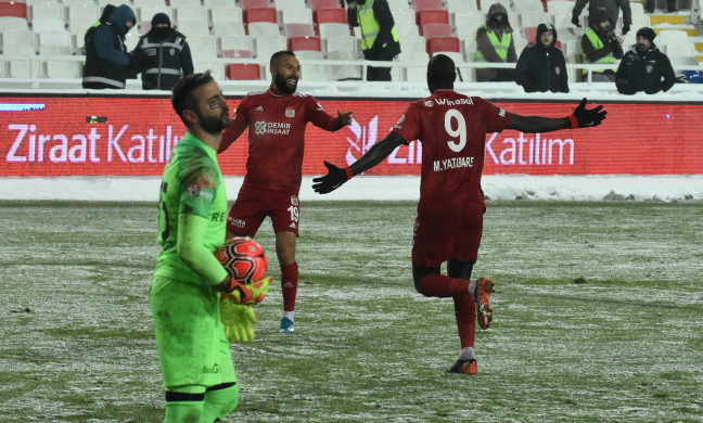 20-02/13/demir-grup-sivasspor-fraport-tav-antalyaspor-fotograflar-_2754_dhaphoto9