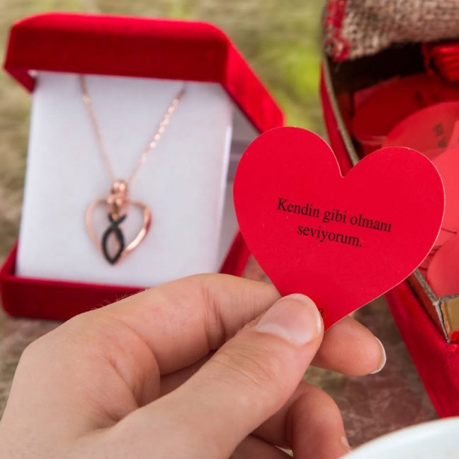 20-02/14/sevgililer-gunu-hediyesi-sonsuzluk-gumus-kolyeli-kalp-sepet-13997