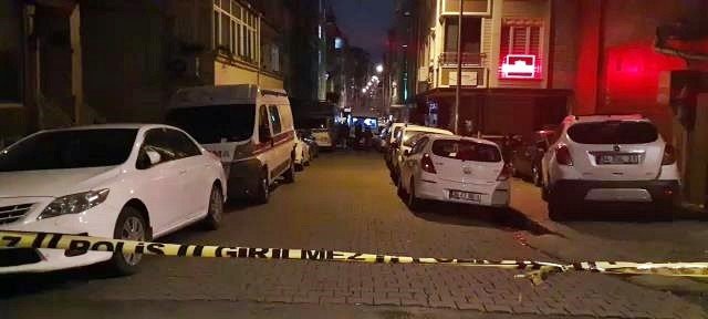 20-02/15/bahcelievlerde-kimlik-soran-3-bekciyi-bicaklayan-supheli-vurularak-yakalandi-1-_4360_dhaphoto2