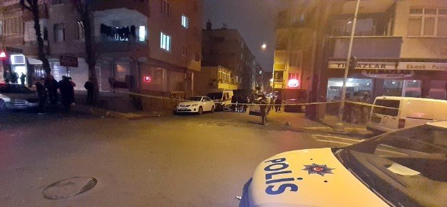 20-02/15/bahcelievlerde-kimlik-soran-3-bekciyi-bicaklayan-supheli-vurularak-yakalandi-_4986_dhaphoto3