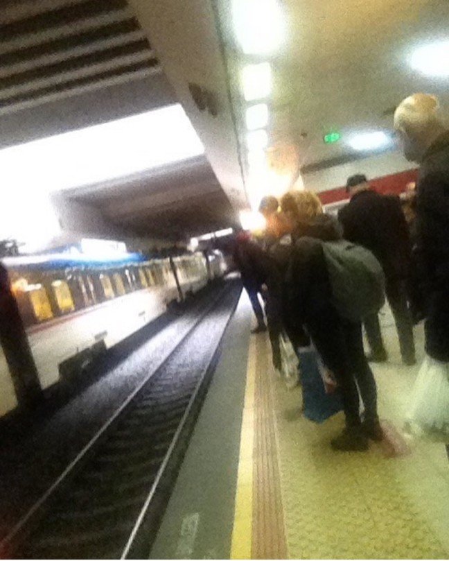 20-02/15/trenin-onune-atlayarak-intihar-etti_2201_dhaphoto1