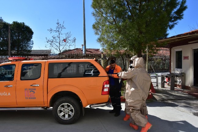 20-02/18/universitedeki-supheli-zarftan-nisasta-cikti-2-ogretim-gorevlisi-gozaltina-alindi_5153_dhaphoto4